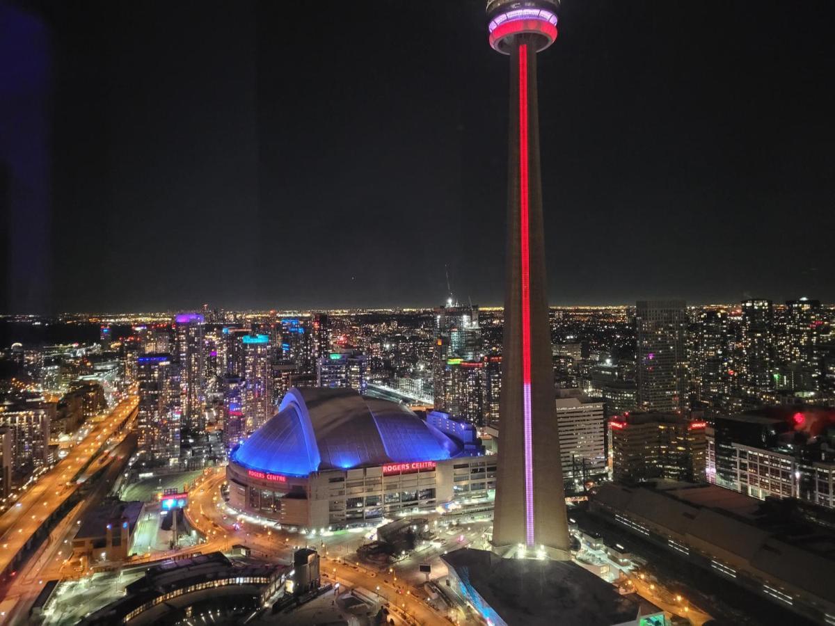 Two Bd Cn Tower And Lake Ontario View Toronto Exteriér fotografie